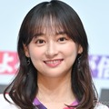 茶髪の影山優佳（C）モデルプレス