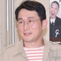 シソンヌじろう「友達」芸能人のグッズTシャツ着用で外出「レア物ですごい」「愛強すぎる」の声 画像