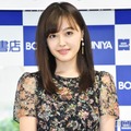 久住小春、素肌輝くキャミ姿 祭り満喫ショットに「肌が綺麗」「スタイル抜群」の声 画像