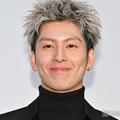 THE RAMPAGE長谷川慎、家族と初USJへ 3ショット公開「雰囲気似てる」「満喫してて可愛い」と反響 画像
