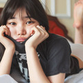 元BiSHのセントチヒロ・チッチ、ほっそり美脚チラリのナチュラルSHOT！初の写真集で“二面性”を表現 画像