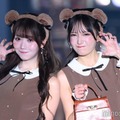 ＝LOVE大谷映美里＆≠ME鈴木瞳美、お揃いくまルックで手つなぎランウェイ【関コレ2025A/W】 画像