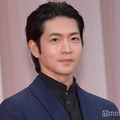 松下洸平、結婚後初の公の場 報道陣からの問いかけに笑顔 画像