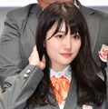 “可愛すぎる新喜劇女優”小寺真理、“太もも芸人”と美脚披露「迫力凄い」「危ない角度」の声 画像