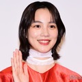 のん「髪を切りました」近影に絶賛の声続々「可愛い」「透明感すごい」 画像