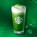 スタバ新作「涼み 抹茶 ムース ティー」抹茶本来の香りやほろ苦さ際立つ涼やかな一杯 画像