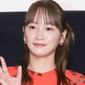 川栄李奈、子どもたちとディズニー満喫 美ウエストのぞくコーデに「可愛い」「スタイル良すぎ」の声 画像