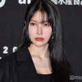 KARAギュリ、へそ出しコーデでほっそり美脚披露「何着ても似合う」「女神」の声 画像