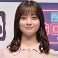 橋本環奈、膝上ミニワンピで美脚スラリ「全てが憧れ」「さすがの着こなし」と反響 画像