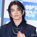 WILD BLUE宮武颯、海辺での上裸ショットにファン悶絶「反則」「色気すごい」 画像