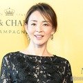 SHIHO、シャツ1枚で美脚スラリ「セクシー」「スタイル抜群」と反響 画像