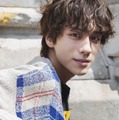 山下幸輝、24歳誕生日に1st写真集刊行決定 ロケ地はロンドン・“大人になった姿”も撮影「今の山下幸輝、ぜんぶ見られます」 画像