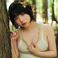 根本凪、肉感たっぷりの美ボディに釘付け！セクシーな“異世界物語の主人公”に変身 画像