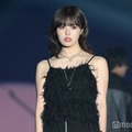 美人インフルエンサー、ワンショルコーデで肌見せ「服どうなってるの？」「大胆」の声 画像