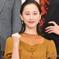 松井玲奈、可憐なノースリーブワンピ姿披露「大人の魅力溢れてる」「美しい」と反響 画像