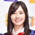 松井珠理奈、胸元大胆寝そべりショットが「大人っぽくてセクシー」「ドキッとした」と話題 画像