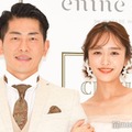 近藤千尋、ジャンポケ太田との結婚10周年で家族5ショット公開「プレゼント素敵」「幸せオーラ全開」の声 画像