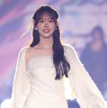 瀬名ちひろ、美デコルテ輝く オールホワイトコーデで登場【STARRZ TOKYO 2025】 画像