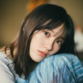 乃木坂46大越ひなの、ドキッとするまなざしで魅せる！ノスタルジックなロケーションでグラビアに挑戦 画像