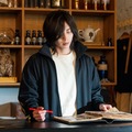 【「UNREAL-不条理雑貨店-」第2話】ムネチカの名前を知る謎の男登場 画像