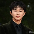 超特急・草川拓弥、レッドカーペット登場 スーツ着こなす【第38回東京国際映画祭】 画像