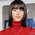 元櫻坂46土生瑞穂、タイトミニから黒ストッキングの美脚スラリ「異次元スタイル」「クールビューティー」と反響 画像