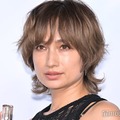 佐田真由美、美ボディライン際立つシースルー衣装公開「オーラすごい」「圧巻のスタイル」と反響 画像
