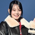 「今日好き」小國舞羽、美脚際立つデニムパンツ姿に注目集まる「脚長すぎ」「二度見した」【TGC広島2025】 画像