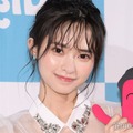再婚発表の“2児のシンママ”藤咲凪、美背中際立つウエディングドレス姿公開 今後についてもつづる「家族4人で新しく人生を歩んでいきたい」 画像