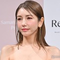 美香、ミニ丈黒タイツ×ロングブーツ BLACKPINKライブコーデが「最高にクール」「圧巻の美脚」と反響 画像