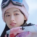 来期朝ドラヒロイン・上坂樹里「JR SKISKI」新CMでスキー初挑戦 先輩との“青い冬”描く 画像
