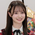 AKB48新センター・伊藤百花、上品ミニワンピで美脚スラリ「お嬢様みたい」「モノトーンが大人っぽい」とファン絶賛 画像