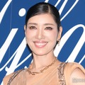 アンミカ、イケメン夫と六本木降臨 夫婦ショットに「お揃いコーデ素敵」「綺麗な夜景に負けてない」の声 画像
