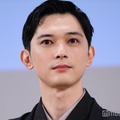 吉沢亮「ばけばけ」やせ細った激変姿に心配の声「やつれていて衝撃」「役者魂凄い」 画像