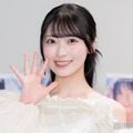 AKB48佐藤綺星、透けニーハイソックス×ミニスカ衣装で魅了「可愛すぎて叫んだ」「アクスタにして飾りたい」 画像