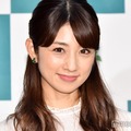 小倉優子、ママ友と焼いたパンがズラリ お洒落な食卓に「お店みたい」「本格的ですごい」と反響 画像