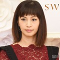 2児の母・安田美沙子、次男の卒園式へ 親子3ショットに反響「着物姿綺麗すぎる」「上品で素敵」 画像