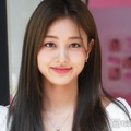 TWICEジヒョ、ハイレグ風大胆衣装ショットに熱視線「攻めてる」「どの角度も完璧」 画像