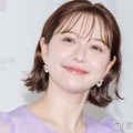 村重杏奈、白シャツからのぞく美脚ショットにファン悶絶「セクシーすぎる」 画像