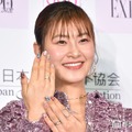 村上佳菜子、ばっさりショートで雰囲気ガラリ タンクトップ姿に「クールビューティー」「別人級」と反響 画像