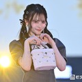 AKB48新センター・伊藤百花、美肌輝くオフショルワンピ姿披露「透明感がすごい」「天使みたい」と反響 画像