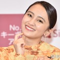 第1子出産発表の岡田結実、ミニスカ×ロングブーツの久々私服コーデに「脚が綺麗すぎ」「スタイルが変わってないのすごい」の声 画像