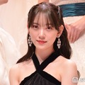 堀未央奈、韓国での美脚輝くミニスカショットが話題「美しすぎ」「オーラ全開」 画像