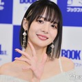 岡田紗佳、Bリーグ始球式で美脚際立つミニスカコーデ公開「可愛すぎて反則」「勝利の女神」と反響 画像