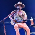 平井大、娘との手繋ぎショット公開「愛おしさが伝わってきて感動」「素敵な夢叶えてほしい」と反響 画像