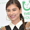 ラブリ、娘とのハグショット公開「美人親子」「口元そっくり」の声 画像