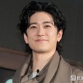 中島裕翔、新木優子と結婚後初の公の場「スター・ウォーズ」ジャパンプレミアで登壇者と英語で挨拶 画像