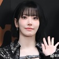 LE SSERAFIMサクラ、ピンクヘアカムバックに反響「やっぱり似合う」「お姫様みたい」 画像