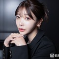 “整形総額3,000万超え”人気YouTuber・Rちゃん、ふんわりオフショルミニワンピ姿披露「肩のライン華奢で憧れる」「脚長すぎ」の声 画像