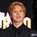 坂東龍汰、雰囲気ガラリなオレンジ髪でイベント登場 ファンの歓声に笑顔で対応【黒牢城】 画像